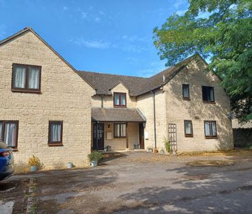 A spacious one bedroom flat situated close to town centre. Short te... - Photo 1