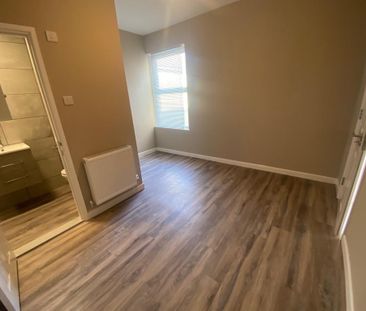 1 bedroom in a house share to rent - Photo 6