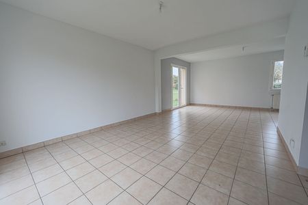 Location Maison 5 pièces 114m² FRANQUEVILLE ST PIERRE 76520 - Photo 4