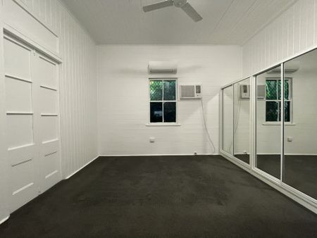 Family Home! - Photo 2