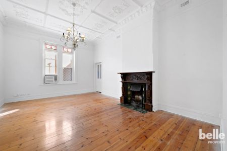 Two Bedroom Home in Sought-After Highgate Location - Photo 2