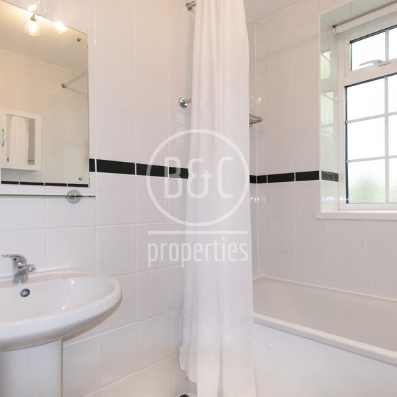 3 bedroom apartment to rent - Photo 1
