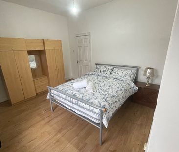 3 Bed Terraced House, Kensington Street, M14 - Photo 5