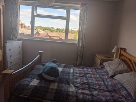 2 Bed Maisonette, Highfield Lane, SO17 - Photo 3