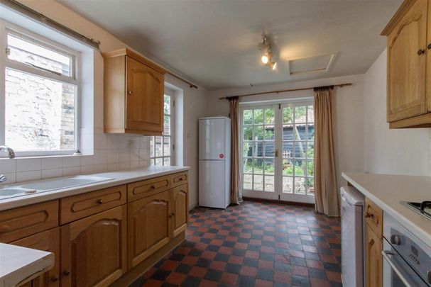 3 bedroom terraced house to rent - Photo 1