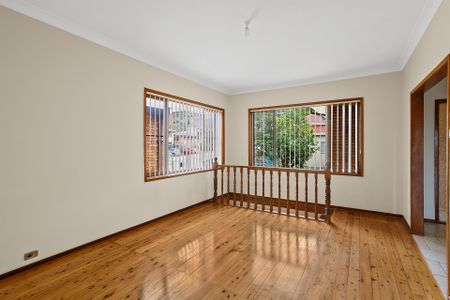 68 McKenzie Avenue, Wollongong NSW 2500, Wollongong - Photo 2