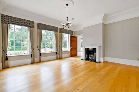 Rarely available grand countryside estate offering luxury, privacy, and exceptional living. - Photo 4