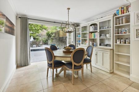 4 bedroom terraced house to rent - Photo 5
