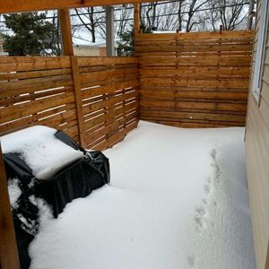 Très grand 3 1/2 sur deux étages, secteur ste-odile près du centre Vidéotron et tous les services. - Photo 2