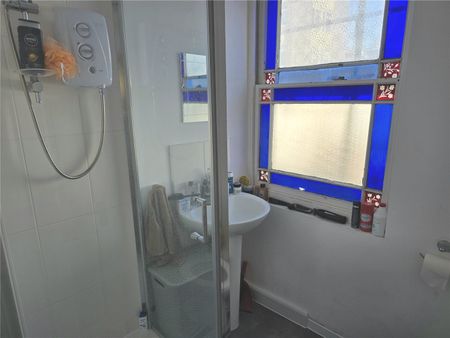 studio to rent Gildredge Road, Eastbourne, East Sussex, BN21 - Photo 4