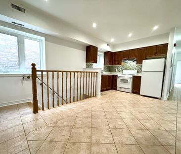 For Lease - 2417 Dundas Street Unit# 4, Toronto, Ontario - Photo 5