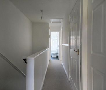 3 bedroom terraced house to rent - Photo 2