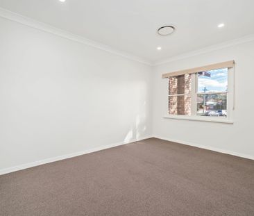 Townhouse In Convenience Location - Photo 3