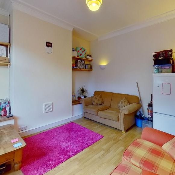 4 bedroom terraced house to rent - Photo 1