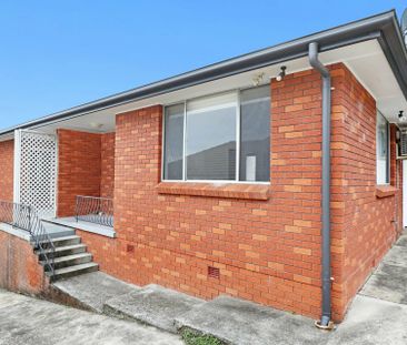 2/13 Cochrane Street, West Wollongong - Photo 6