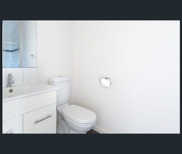 Perfect for the established family or professional working group - Photo 6