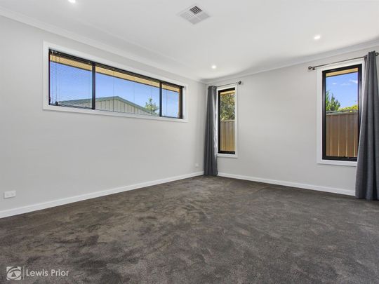 1C Seventh Avenue, 5048, Hove Sa - Photo 1