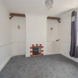 2 bed House - End Terrace for Rent - Photo 1