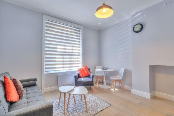 1 bedroom ground floor flat to rent - Photo 1