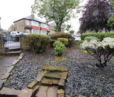 Low Ash Grove, Shipley, BD18 - Photo 2