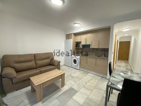 Alquiler de piso en Calle Virgen de Montserrat - Photo 3