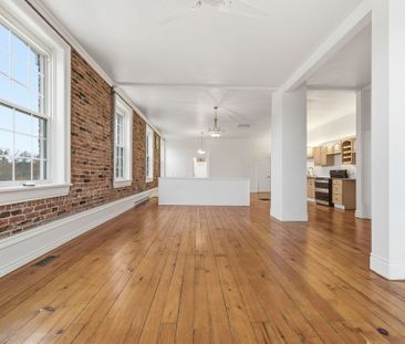 For Lease - 4 Elgin Street, Arnprior, Ontario - Photo 1