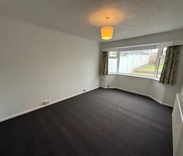 2 bedroom bungalow to rent Fairway, Northampton, Northamptonshire, NN2 - Photo 3