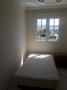 For rent in Puerto de La Cruz, in San Antonio, flat with two bedrooms, balcony with views and garage. - Photo 1