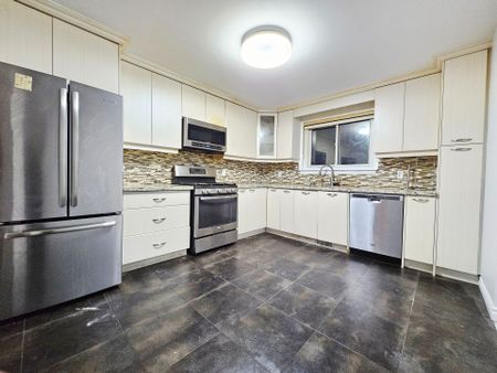 For Lease - 47 Earlsdale Crescent, Brampton, Ontario - Photo 4