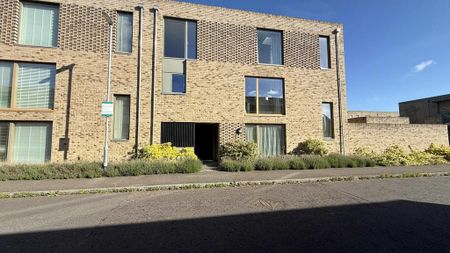 3 bedroom townhouse to rent - Photo 2