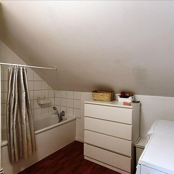 2 pièces - Meublé - 42,55 m² - 4ème étage - Colocation non autorisée - Photo 1
