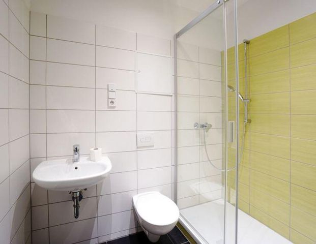 Schicke Seniorenwohnung mit moderner Großraumdusche - Photo 1