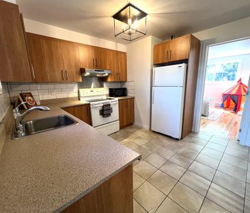 4.5 Dispo LONGUEUIL MEUBLÉ & ÉLECTRO - Photo 3
