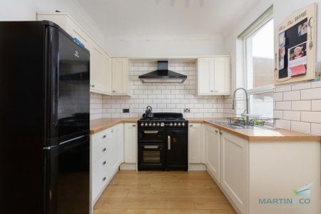 2 bedroom terraced house to rent - Photo 4