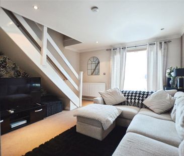 2 bedroom end of terrace house to rent - Photo 1