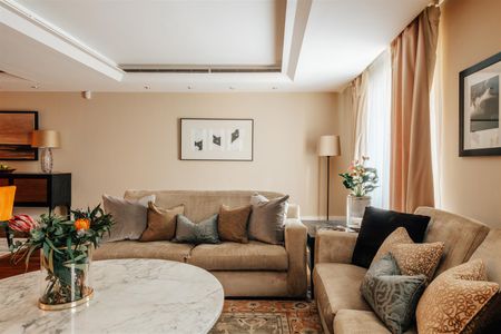 3 bed apartment to rent in Lancelot Place, Knightsbridge, SW7 - Photo 5
