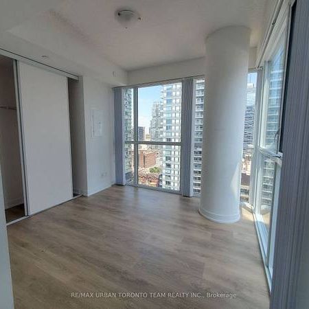 1 Bed & 1 Bath - ** Noir Condos ** - 87 Peter street - Photo 4