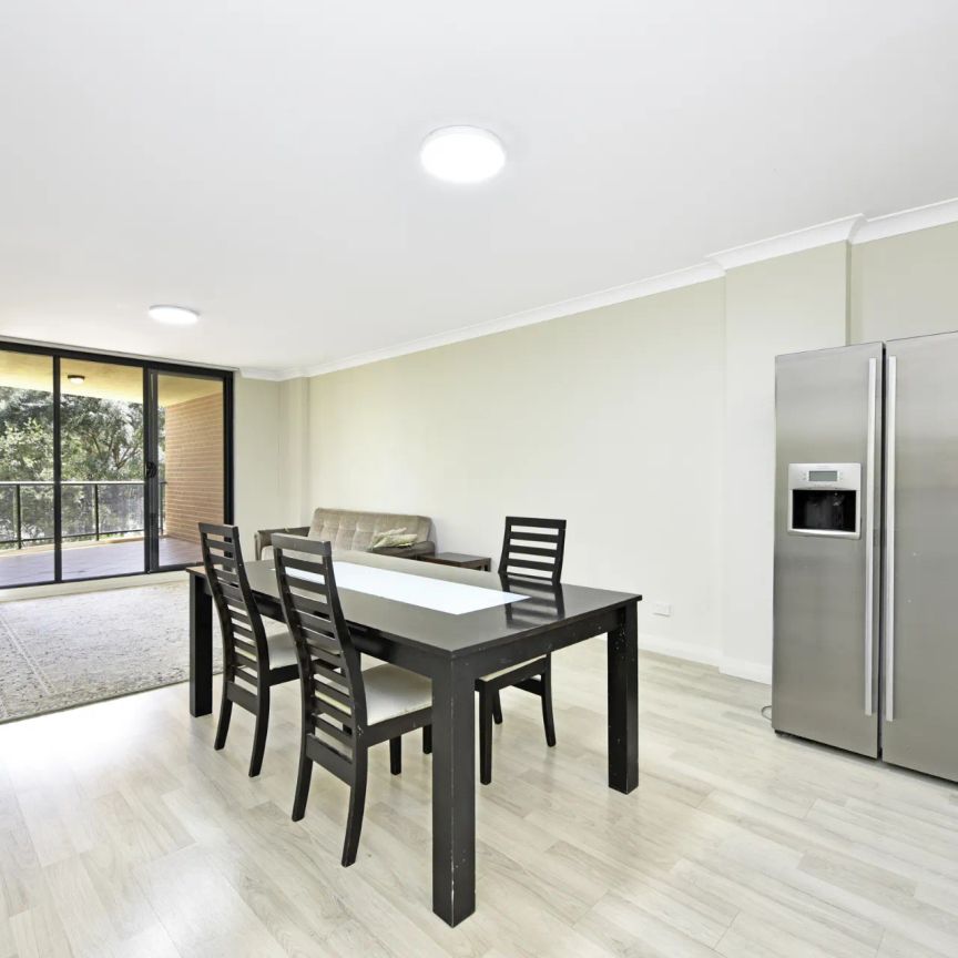 123/1-3 Beresford Road, - Photo 1