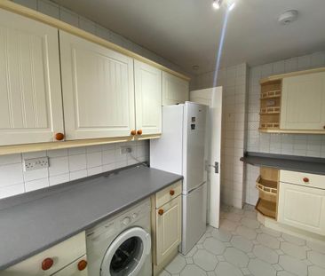 2 bedroom maisonette to rent - Photo 2