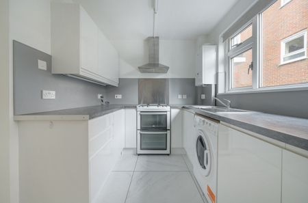 Flat to rent - Hadlow Road, Sidcup, DA14 - Photo 3