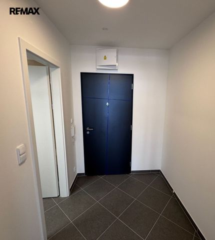 Pronájem bytu 2+kk v družstevním vlastnictví 41 m², Praha 10 - Dolní Měcholupy - Fotografie 2