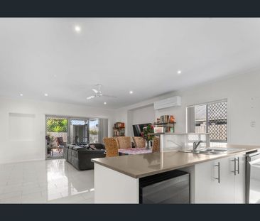 Properly Managed I Modern 4-Bedroom Warner Property with Open-Plan ... - Photo 1