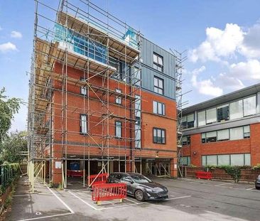 Slough, Berkshire, SL1 - Photo 6