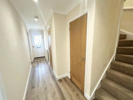 3 bedroom semi-detached house to rent - Photo 5
