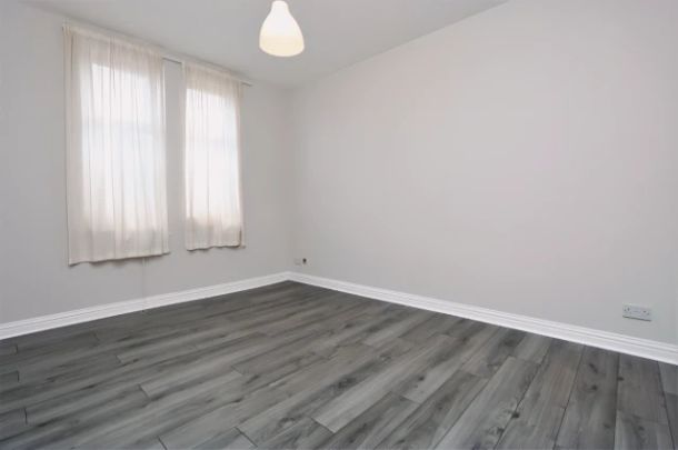 3Bedrooms, 2Bathrooms - Photo 1