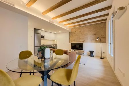 Carrer de Tapioles, Barcelona, Catalonia 08004 - Photo 2