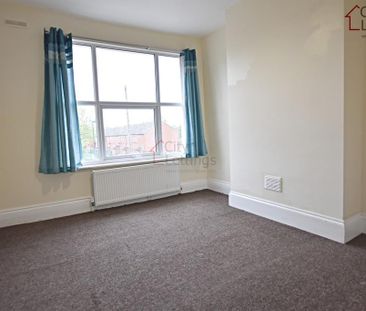 4 bedroom end of terrace house to rent - Photo 1