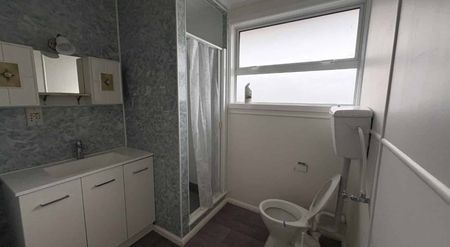 Handy, Homely Haven Near the Hospital - Photo 5