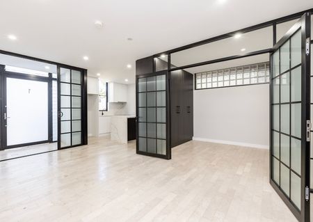 Modern Apartment in the Heart of Erskineville - Photo 2