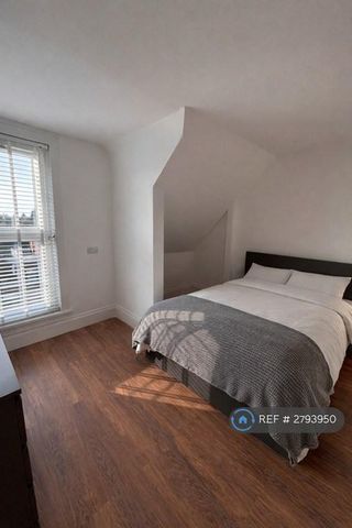 1 bedroom in a house share to rent - Photo 3